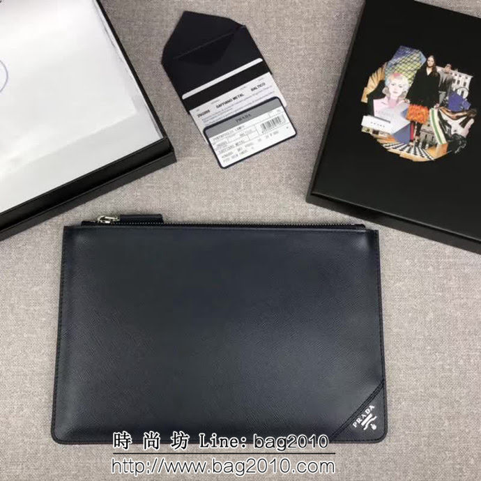 PRADA普拉達 官網同步 專櫃最新款 頂級原單十字紋牛皮 男士手包 2NG005 DD1933
